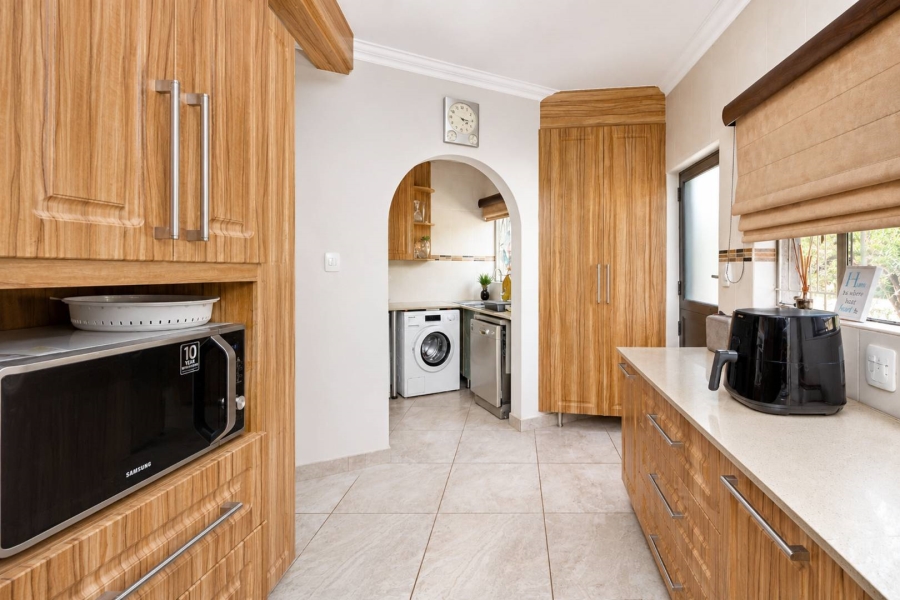 4 Bedroom Property for Sale in Ifafi North West